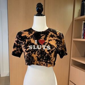 Cropped "I ❤️  SLUTS" Short Sleeve Baby T Shirt | O/S | Black